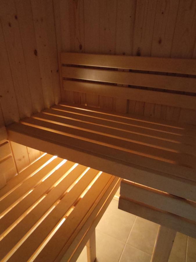 Trzy Male Drzewka Apartman Wielka Wies  Kültér fotó