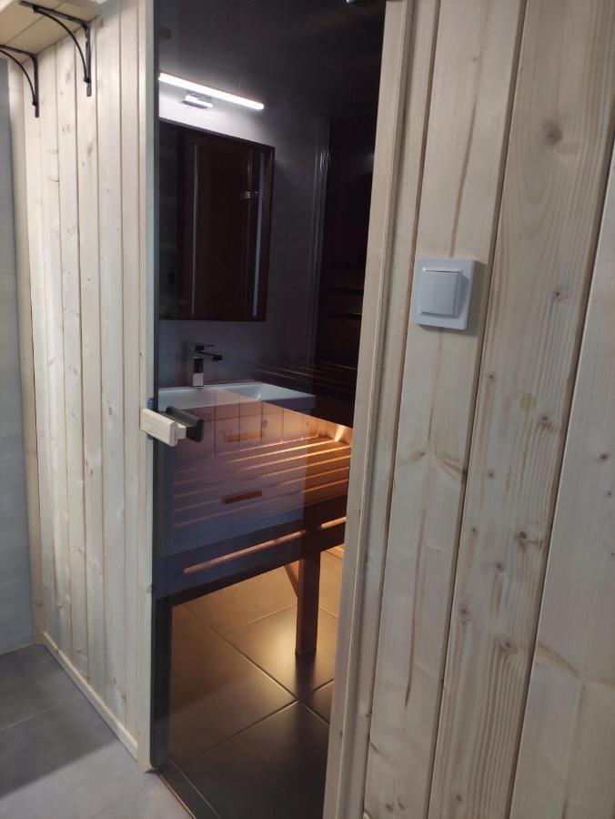 Trzy Male Drzewka Apartman Wielka Wies  Kültér fotó