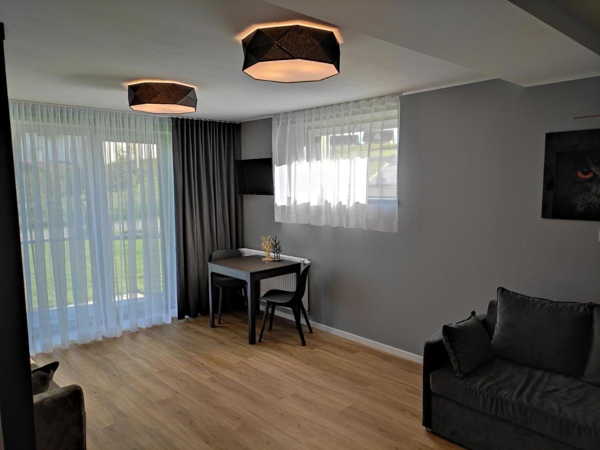 Trzy Male Drzewka Apartman Wielka Wies  Kültér fotó