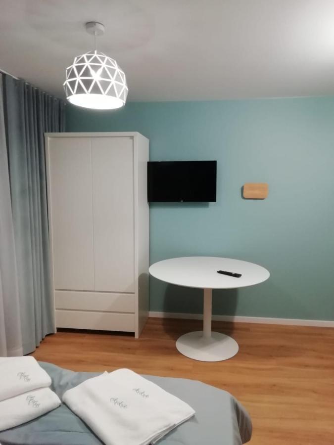Trzy Male Drzewka Apartman Wielka Wies  Kültér fotó