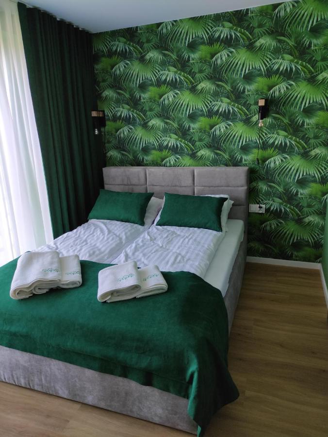 Trzy Male Drzewka Apartman Wielka Wies  Kültér fotó