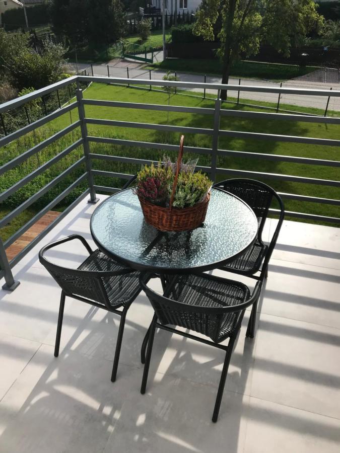 Trzy Male Drzewka Apartman Wielka Wies  Kültér fotó